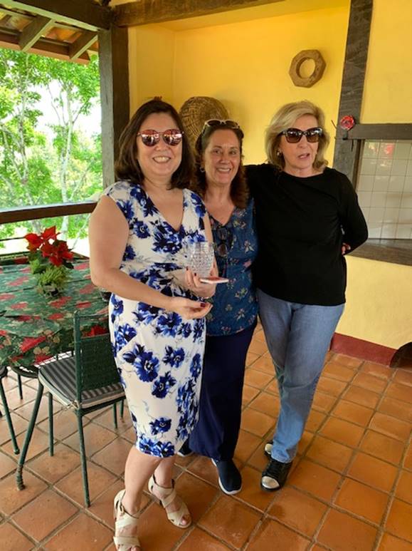 Uma imagem contendo interior, parede, ch�o

Descri��o gerada automaticamente