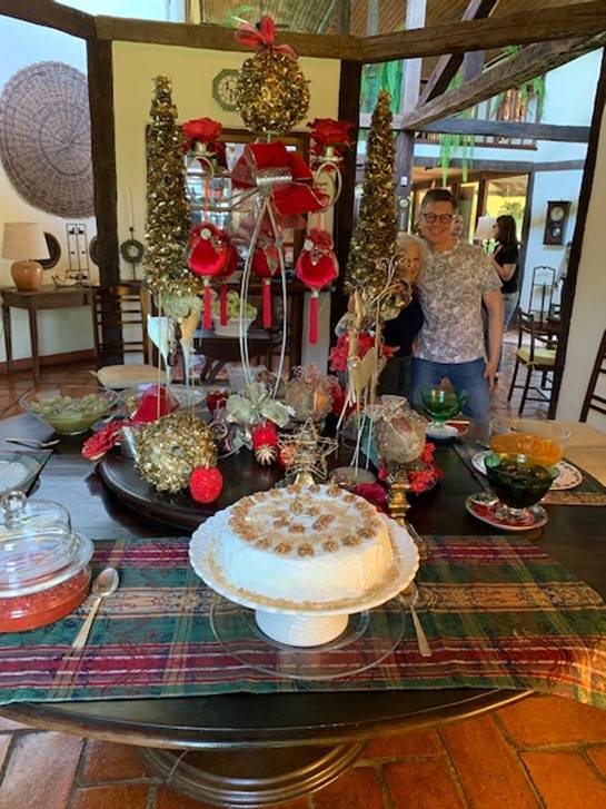 Uma imagem contendo interior, mesa

Descri��o gerada automaticamente