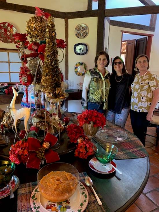 Uma imagem contendo interior, mesa

Descri��o gerada automaticamente