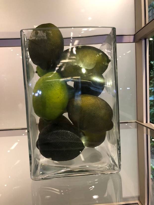 Uma imagem contendo interior, arm�rio, comida

Descri��o gerada automaticamente